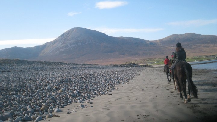 Discover Clew Bay and all its natural beauty while you breathe the fresh unpolluted Atlantic Sea air with Go trekking riding holidays.